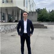 Entrenador personal apto para todos los niveles y edades.